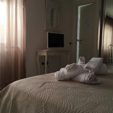 Bed and Breakfast La Corte Del Re Borbone à Caserte Extérieur photo